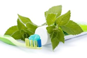 Dentifrice biologique © Dmitriy Melnikov - Fotolia.com